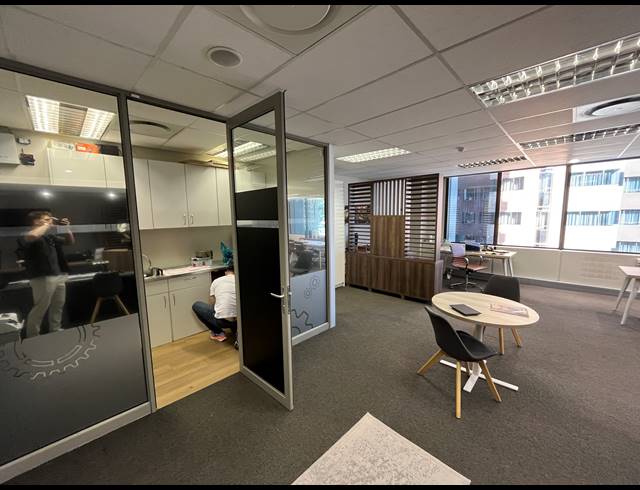 93M² OFFICE TO LET IN CAPE TOWN CITY CENTRE